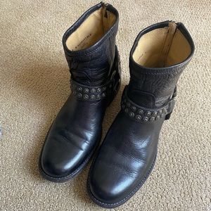 Frye Black Moto Boots size 6 zipper closure